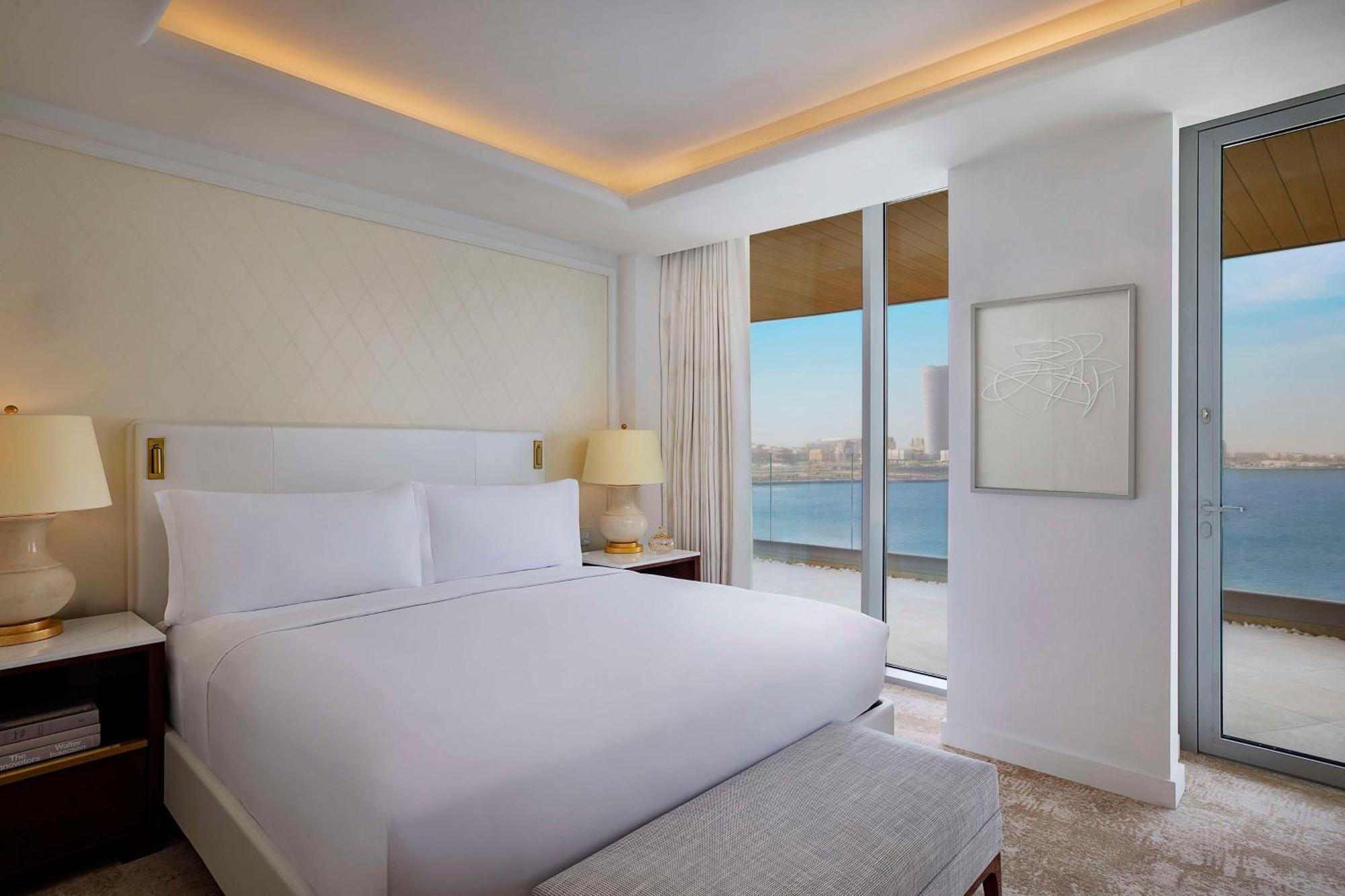 Waldorf Astoria Doha Lusail מראה חיצוני תמונה A bedroom at the hotel