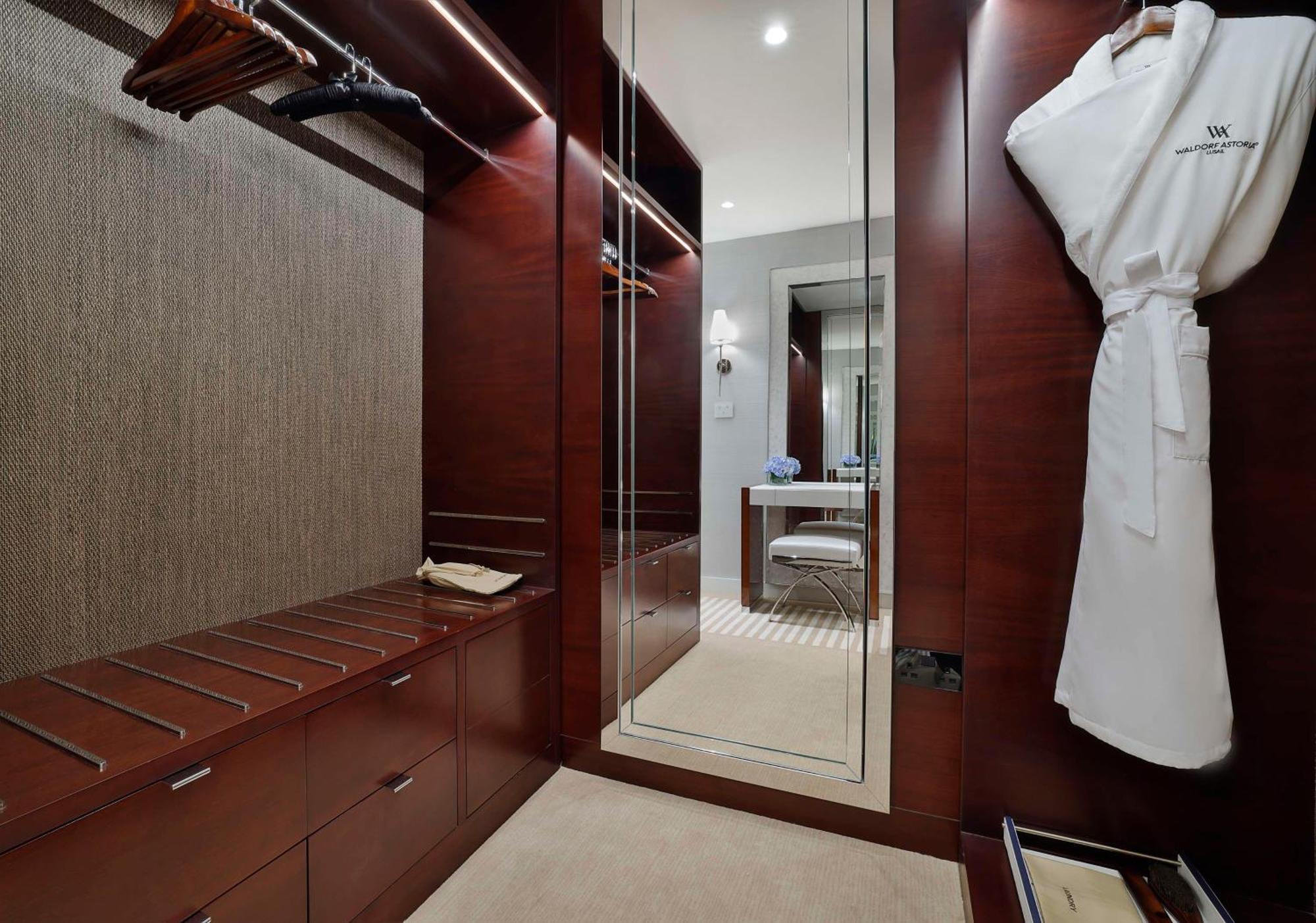 Waldorf Astoria Doha Lusail מראה חיצוני תמונה A walk-in closet